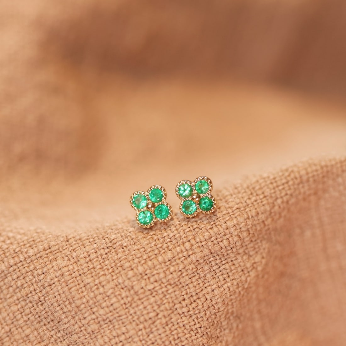 14k Gold 0.13 Ct Natural Emerald Earrings - 3