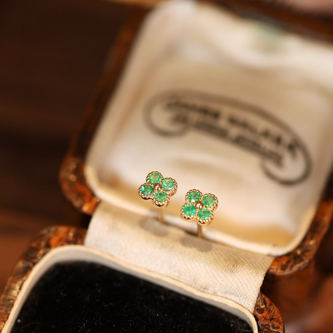 14k Gold 0.13 Ct Natural Emerald Earrings - 4