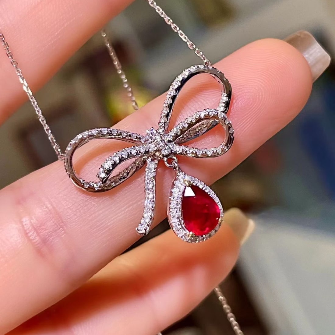 14k Gold 1.65 Ctw Vivid Red Natural Ruby & Diamond Necklace: Ref:231166428 // gold content:14k gold // main gemstone:ruby // shape:pear // carat weight:1. 00ct // color:vivid red // treatment:natural // // adjacent gemstone 2 : diamond // shape:round // carat