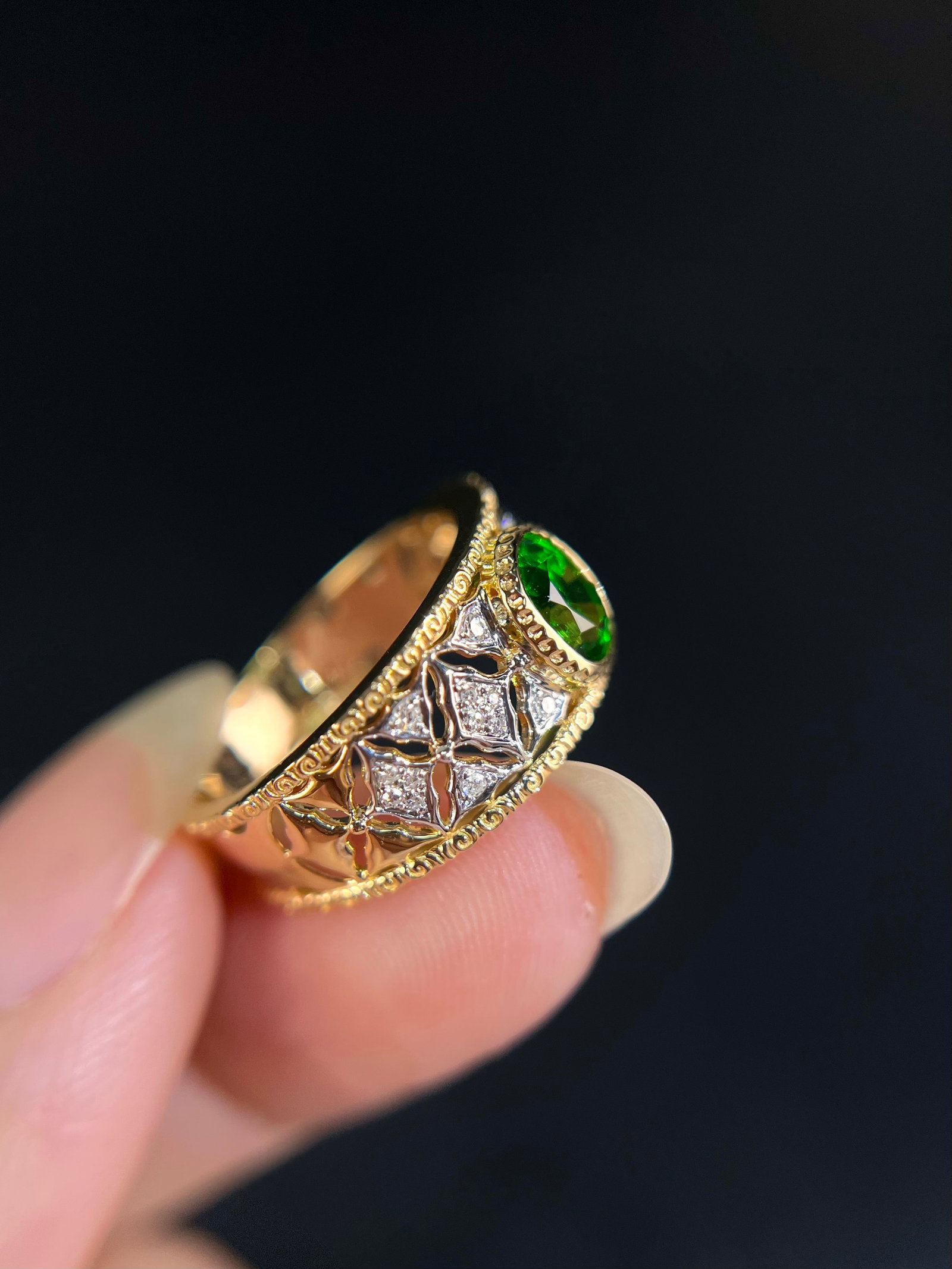 14k Gold 1.07 Ctw Natural Tsavorite & Diamond Ring - 2