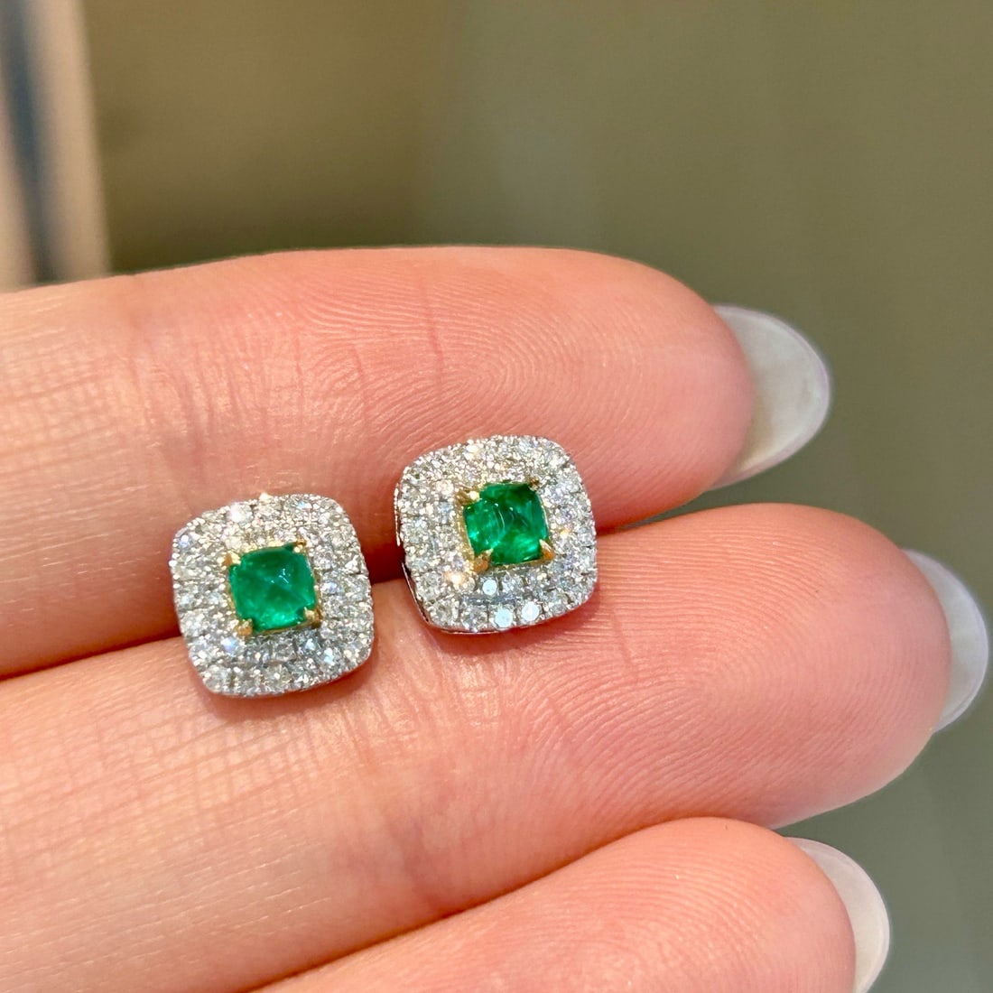 14k Gold 0.61 Ctw Natural Emerald & Diamond Earrings - 2