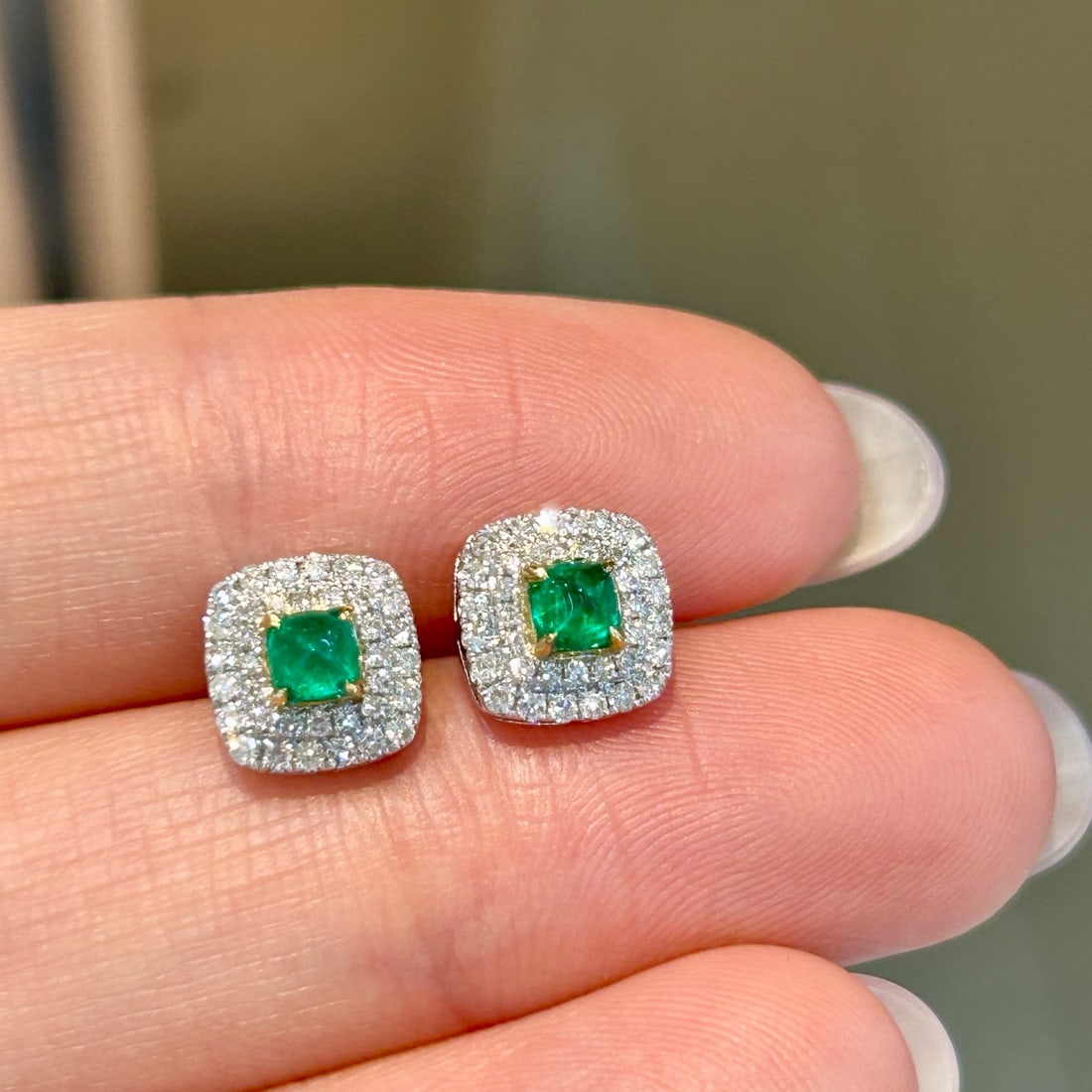 14k Gold 0.61 Ctw Natural Emerald & Diamond Earrings - 3