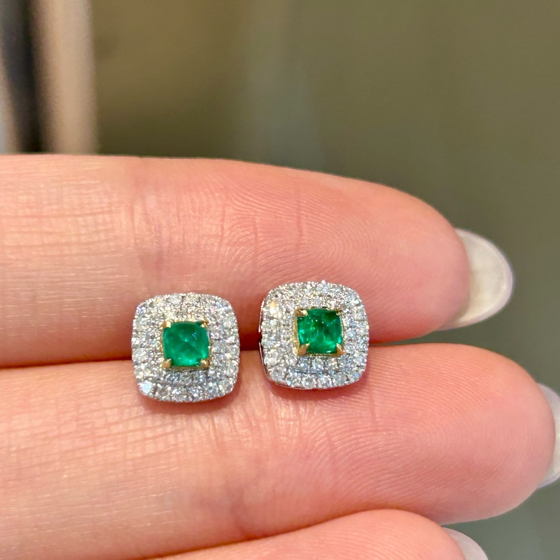 14k Gold 0.61 Ctw Natural Emerald & Diamond Earrings - 4