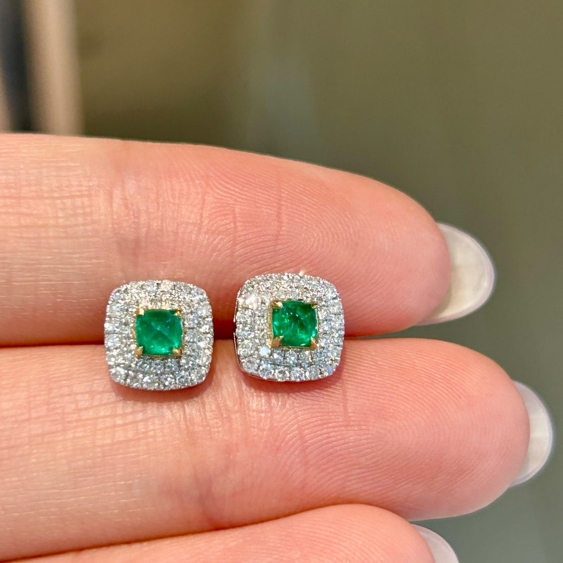 14k Gold 0.61 Ctw Natural Emerald & Diamond Earrings - 5