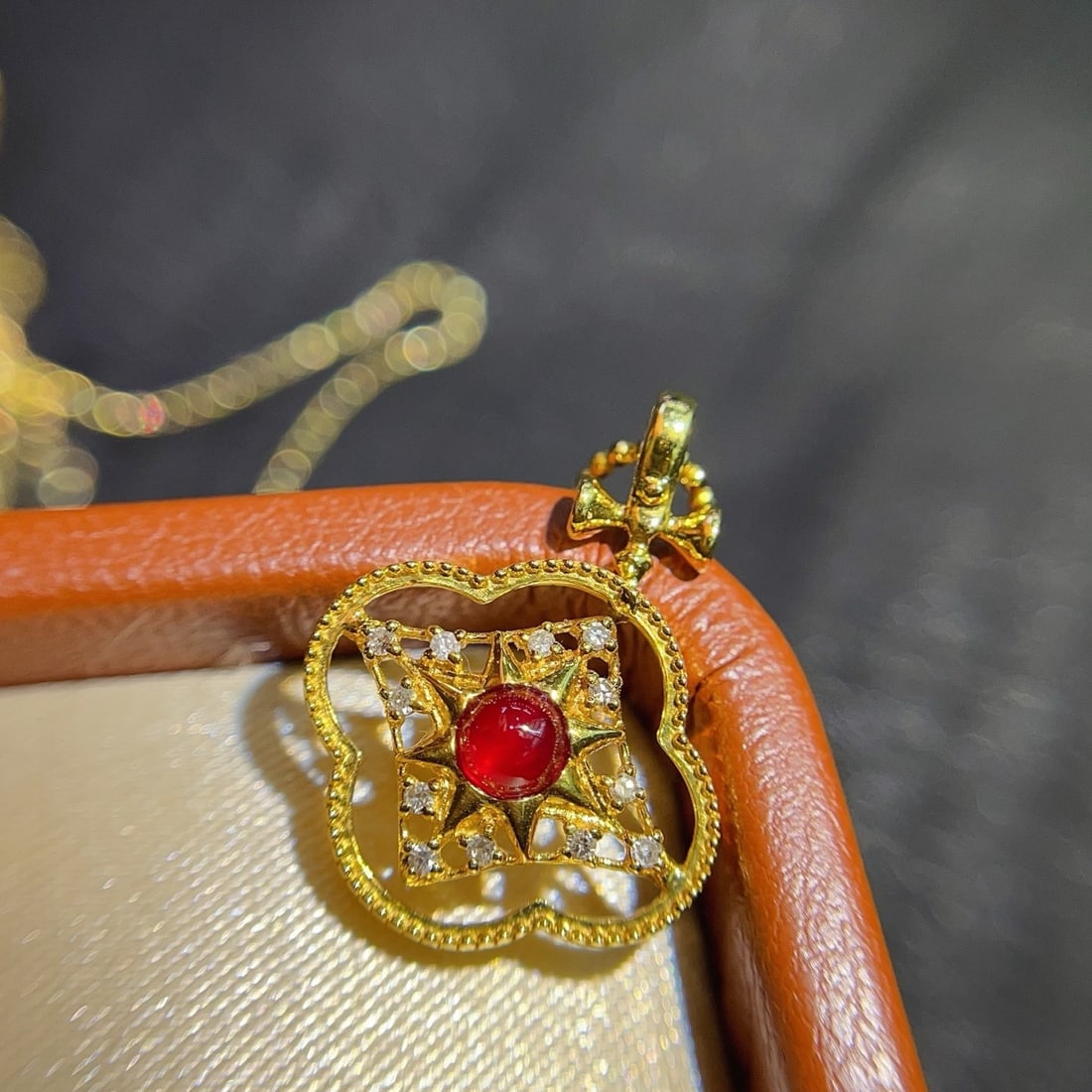 14k Gold 0.40 Ct Natural Ruby & Diamond Pendant( Without Chain ): Ref:231166438 // gold content:14k gold // main gemstone:ruby // shape:round // carat weight:0. 40ct // color:red // treatment:natural // cut grade:g // // adjacent gemstone 2 : diamond // number of