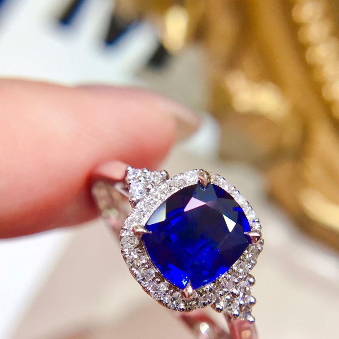 14k Gold 1.78 Ctw Vivid Blue Natural Sapphire & Diamond Ring - 3