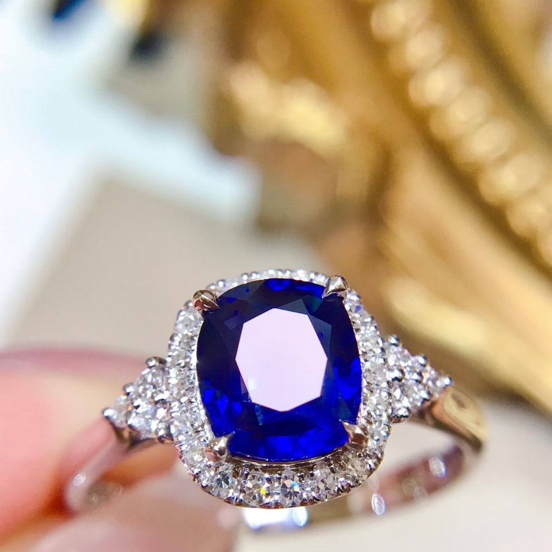 14k Gold 1.78 Ctw Vivid Blue Natural Sapphire & Diamond Ring - 5