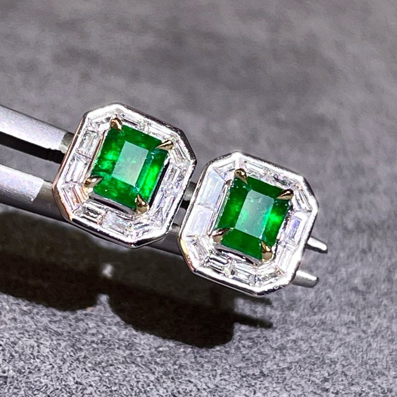 14k Gold 1.48 Ctw Vivid Green Natural Emerald & Diamond Earrings - 2