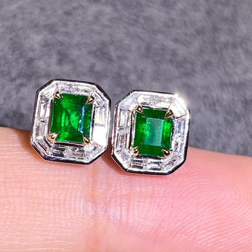14k Gold 1.48 Ctw Vivid Green Natural Emerald & Diamond Earrings - 3