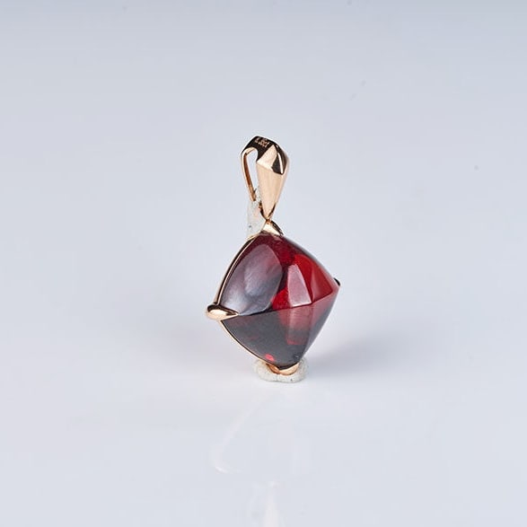 14k Gold 8.35 Ct Natural Garnet Pendant( Without Chain ) - 8