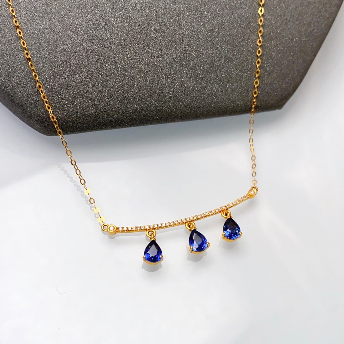 14k Gold 1.25 Ct Natural Sapphire & Diamond Necklace - 4
