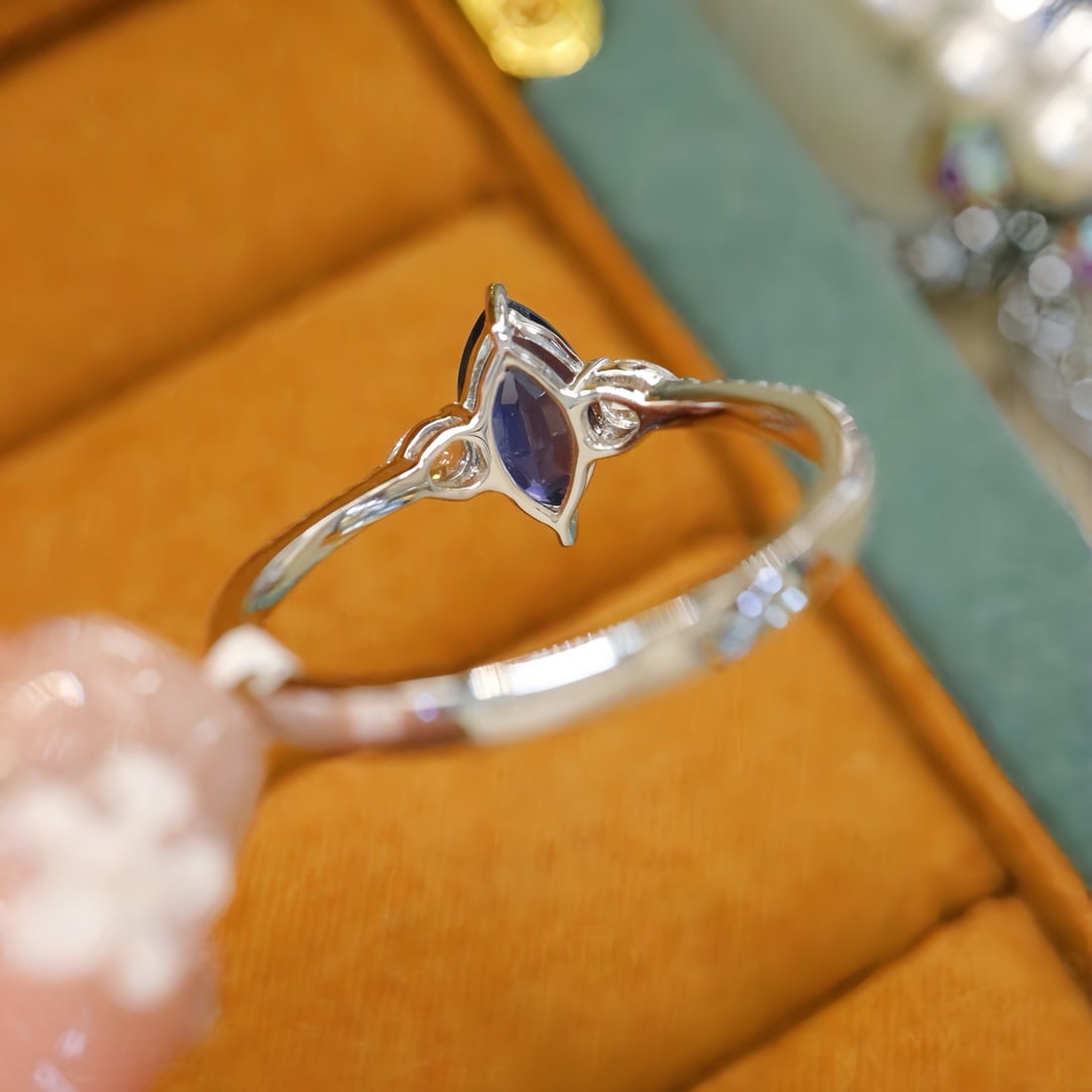 14k Gold 1.26 Ctw Vivid Blue Natural Sapphire & Diamond Ring - 3