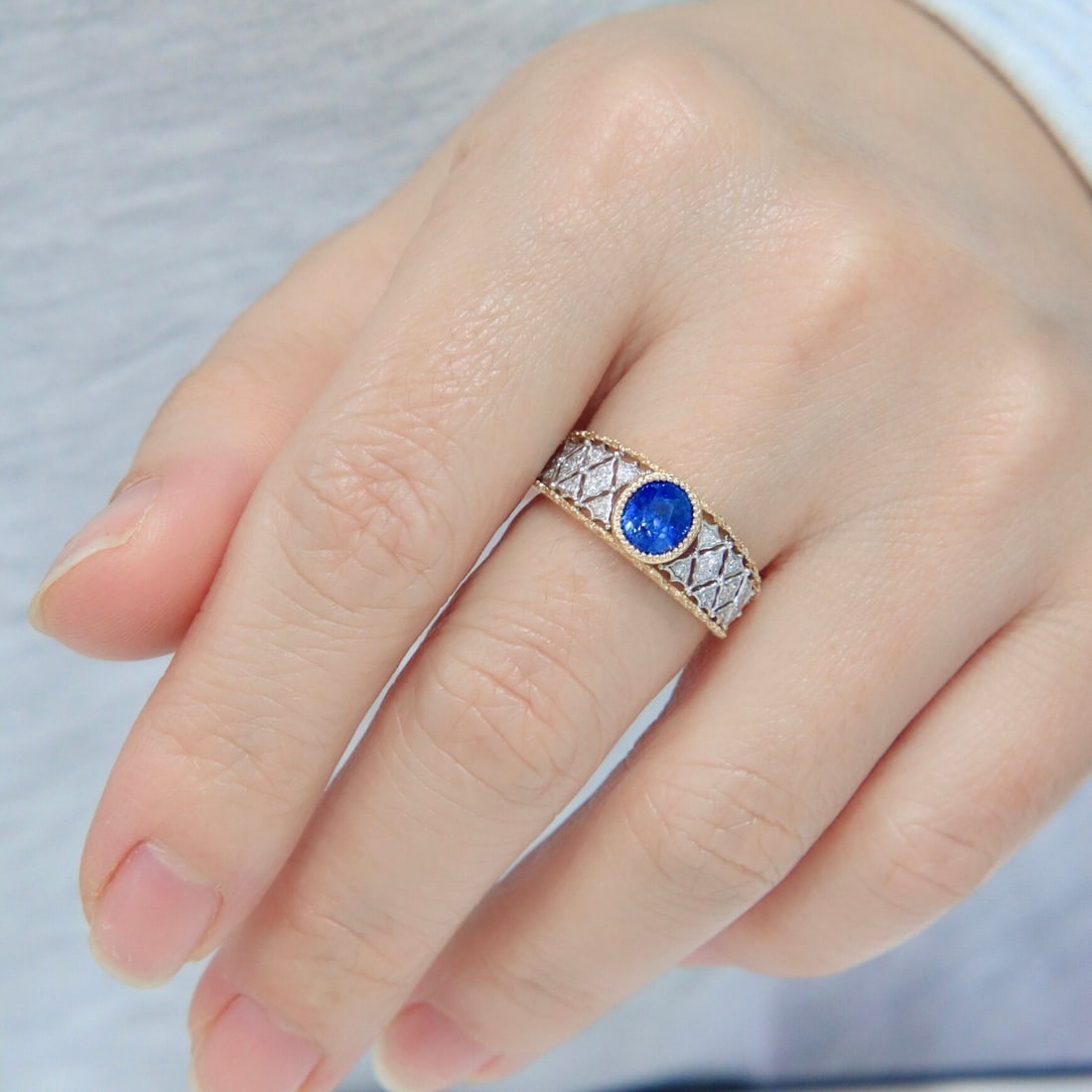 14k Gold 1.29 Ctw Natural Sapphire & Diamond Ring: Ref:231154212 // gold content:14k gold // ring size:7. 25us // // main gemstone:sapphire // shape:oval // carat weight:1. 2ct // color:blue // treatment:natural // // adjacent gemstone 2 : diamond //