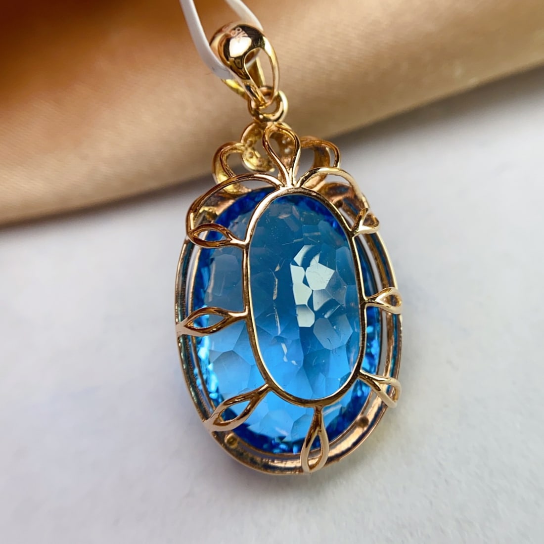 14k Gold 24.15 Ct Natural Topaz & Diamond Pendant( Without Chain ) - 3