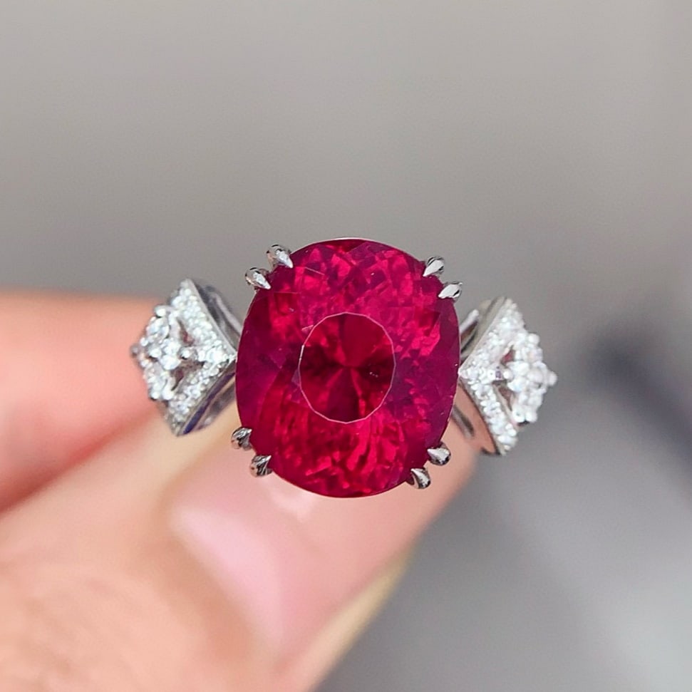 14k Gold 6.5 Ct Natural Tourmaline & Diamond Ring: Ref:231169019 // gold content:14k gold // ring size:7. 25us // // main gemstone:tourmaline // shape:oval // carat weight:6. 5ct // color:red // treatment:natural // // adjacent gemstone 2 : diamond