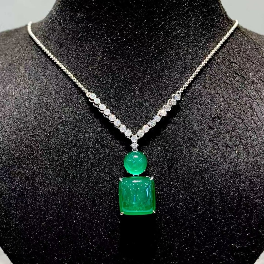 14k Gold 6.05 Ct Natural Emerald & Diamond Necklace - 4