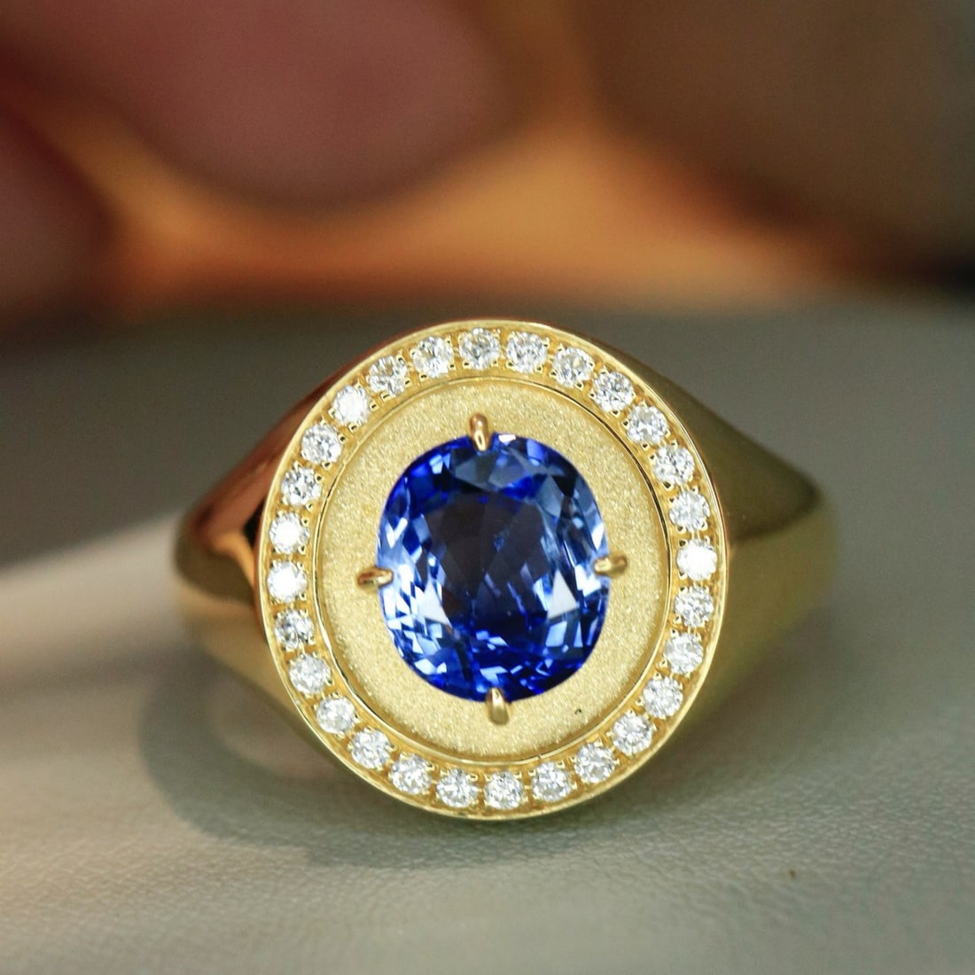 14k Gold 2.16 Ctw Natural Sapphire & Diamond Ring: Ref:231169038 // gold content:14k gold // ring size:7. 25us // // main gemstone:sapphire // shape:oval // carat weight:1. 95ct // color:blue // treatment:natural // // adjacent gemstone 2 : diamond //