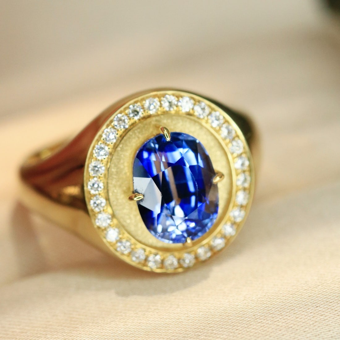 14k Gold 2.16 Ctw Natural Sapphire & Diamond Ring - 2