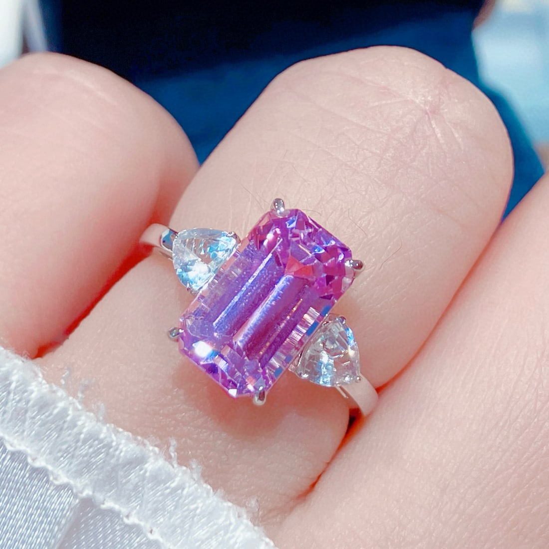 14k Gold 5.78 Ctw Natural Kunzite & Sapphire Ring - 3