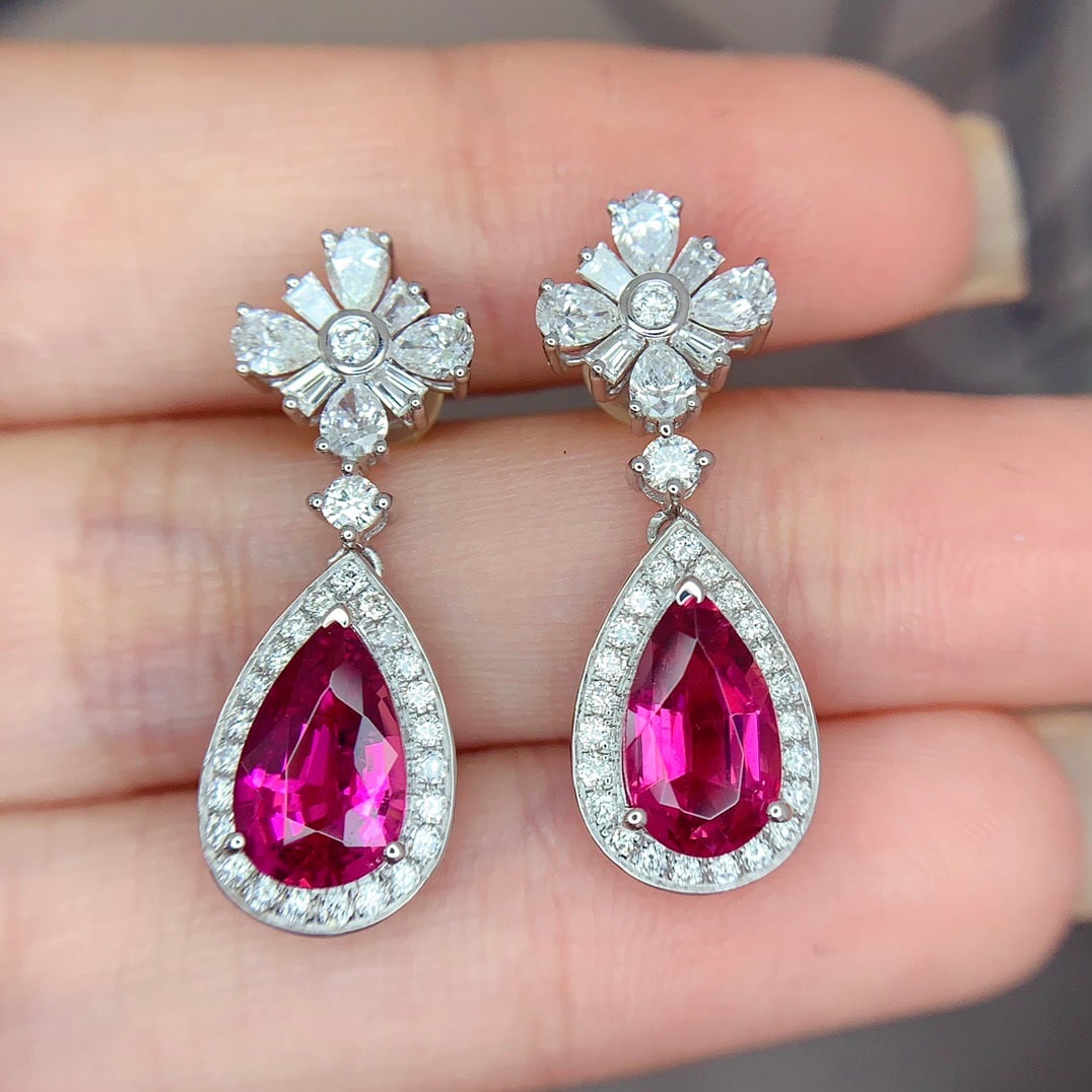 14k Gold 3.00 Ct Natural Tourmaline & Diamond Earrings: Ref:231169068 // gold content:14k gold // main gemstone:tourmaline // shape:pear // carat weight:3. 00ct // color:red // treatment:natural // // adjacent gemstone 2 : diamond // shape:multiple // clar