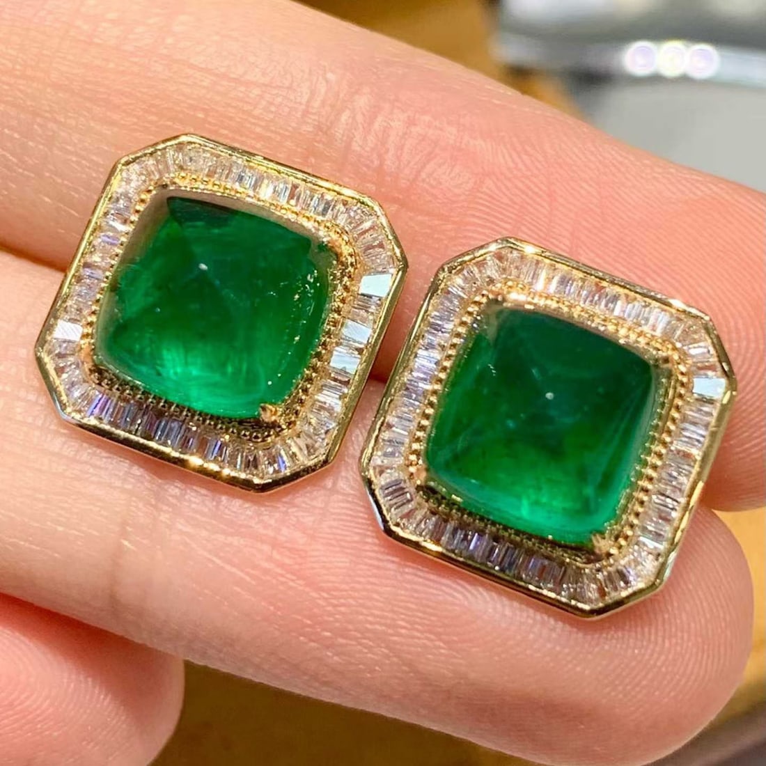 14k Gold 6.60 Ct Natural Emerald & Diamond Earrings - 3