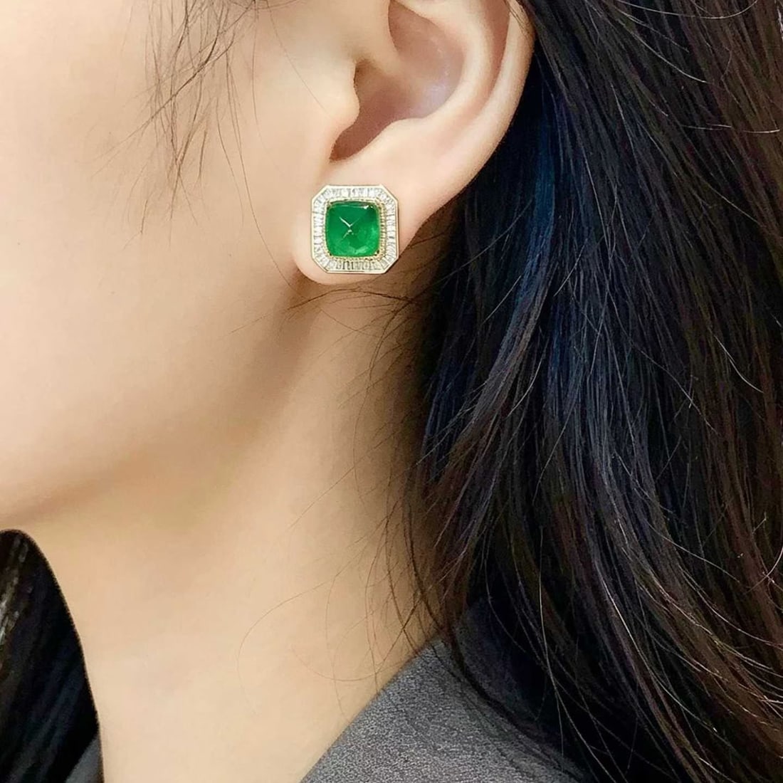 14k Gold 6.60 Ct Natural Emerald & Diamond Earrings - 5