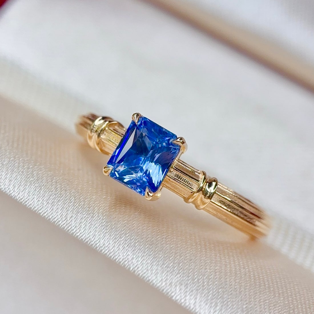 14k Gold 1.09 Ct Natural Sapphire Ring - 4
