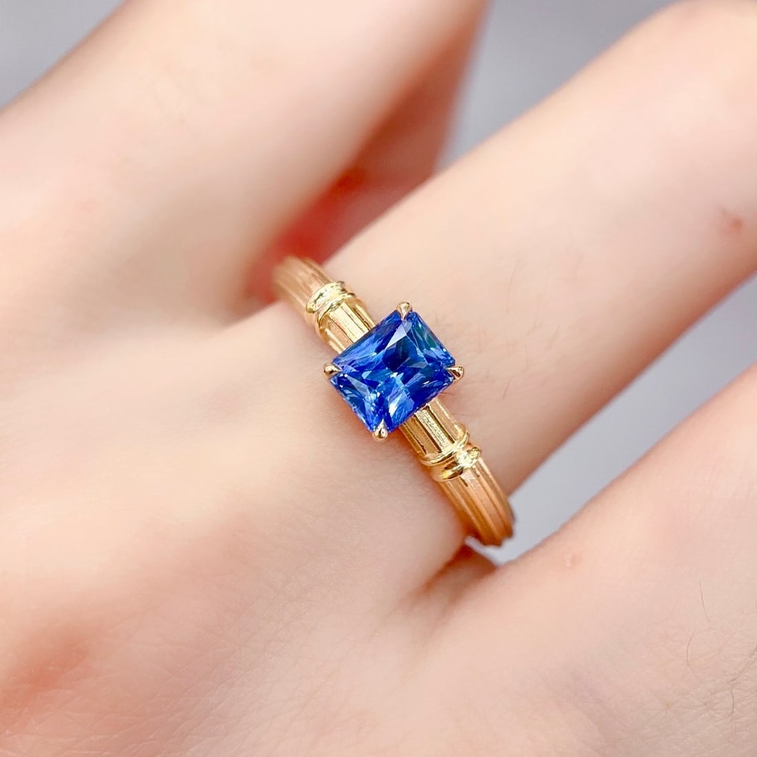 14k Gold 1.09 Ct Natural Sapphire Ring - 5