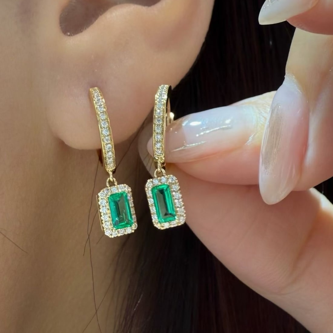 14k Gold 0.62 Ctw Natural Emerald & Diamond Earrings - 5