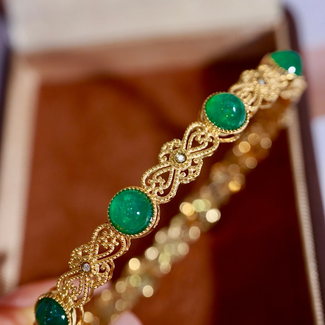 14k Gold 8.24 Ctw Natural Emerald & Diamond Bangle - 2