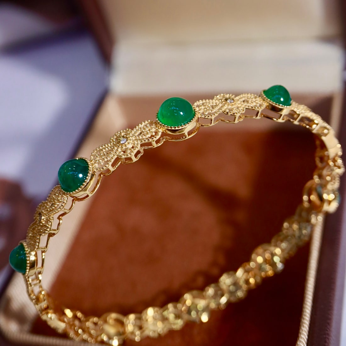 14k Gold 8.24 Ctw Natural Emerald & Diamond Bangle - 3