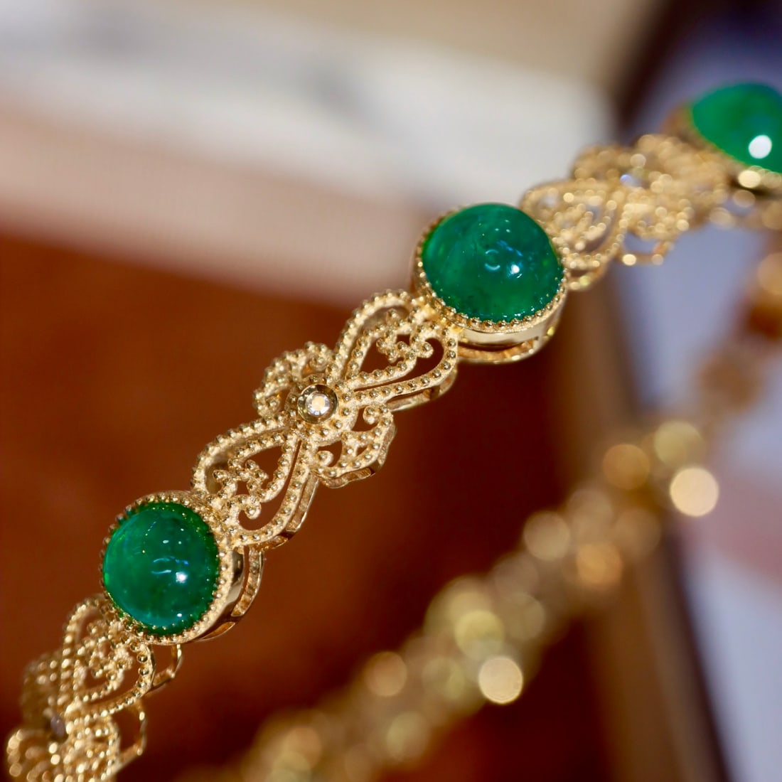 14k Gold 8.24 Ctw Natural Emerald & Diamond Bangle - 4