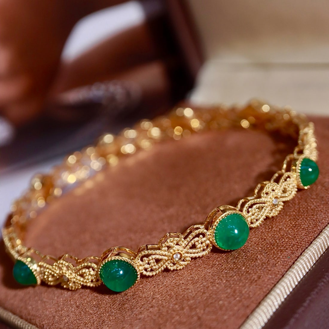 14k Gold 8.24 Ctw Natural Emerald & Diamond Bangle - 6