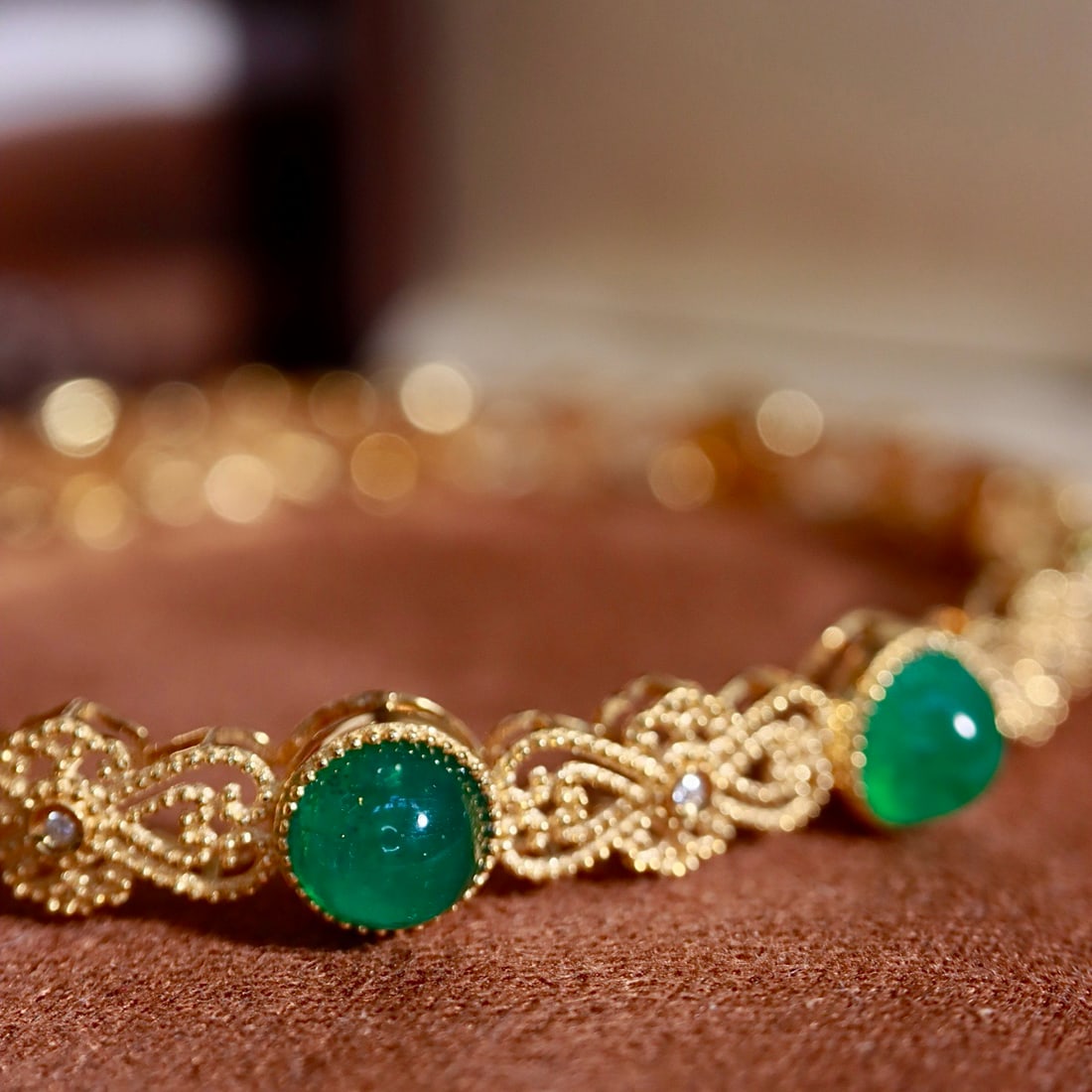 14k Gold 8.24 Ctw Natural Emerald & Diamond Bangle - 7