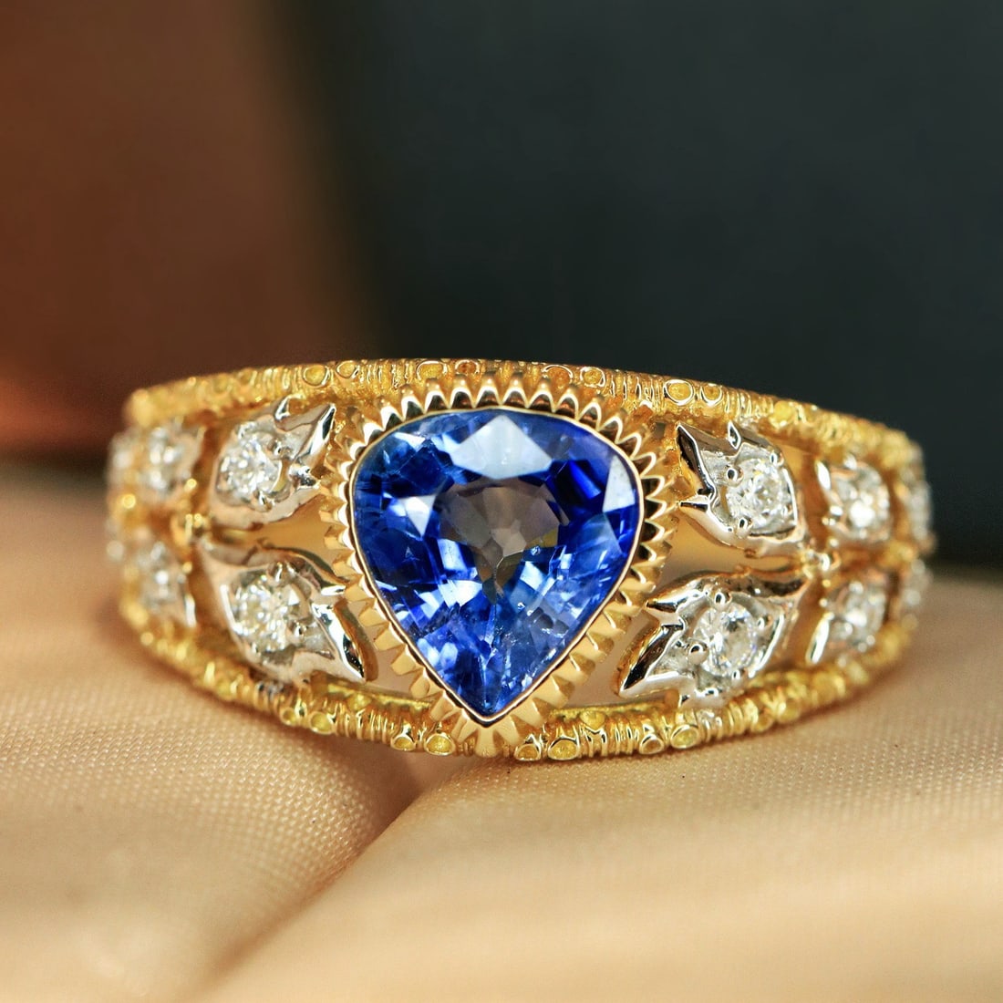 14k Gold 1.86 Ctw Natural Sapphire & Diamond Ring: Ref:231169129 // gold content:14k gold // ring size:7. 25us // // main gemstone:sapphire // shape:pear // carat weight:1. 68ct // color:cornflower blue // treatment:natural // // adjacent gemstone 2