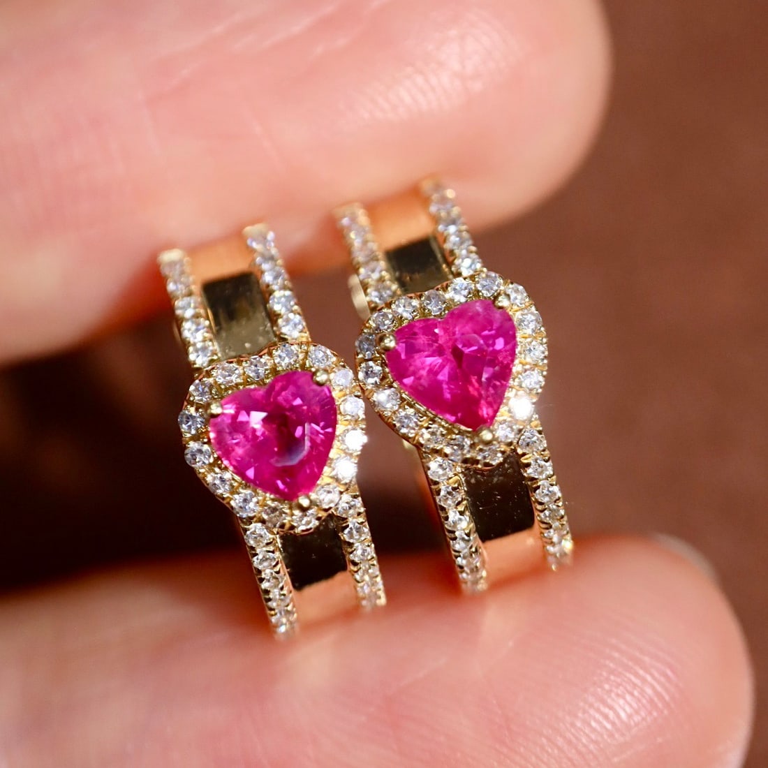 14k Gold 0.81 Ctw Natural Ruby & Diamond Earrings: Ref:231169130 // gold content:14k gold // main gemstone:ruby // shape:heart // carat weight:0. 6ct // color:red // treatment:natural // // adjacent gemstone 2 : diamond // shape:round // carat