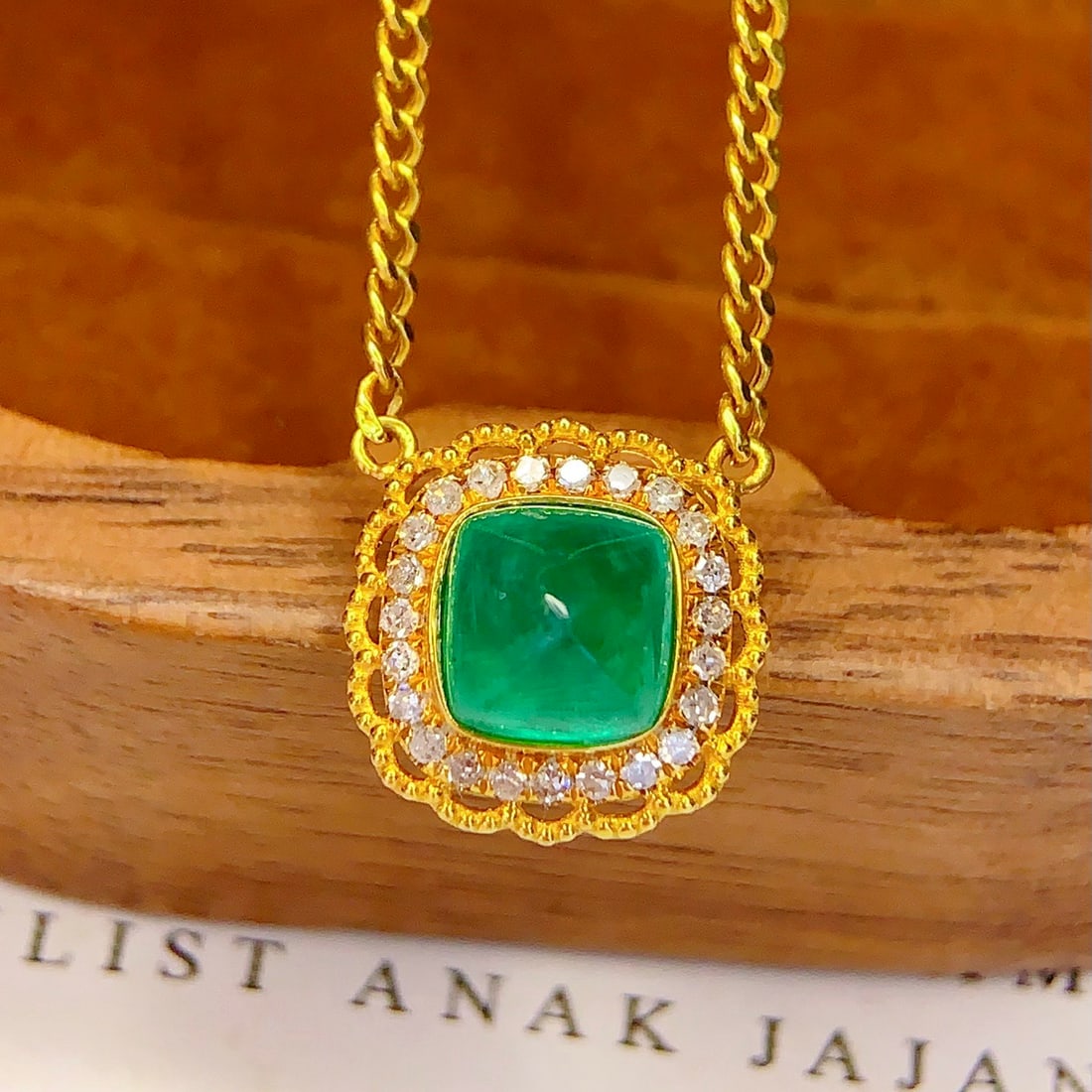 14k Gold 1.6 Ct Natural Emerald & Diamond Necklace - 3