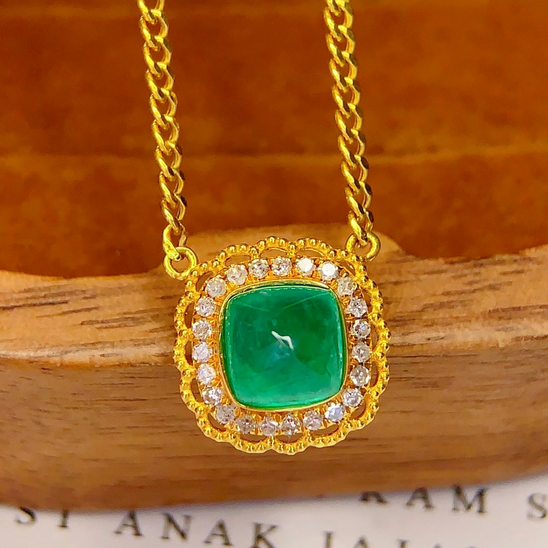 14k Gold 1.6 Ct Natural Emerald & Diamond Necklace - 5