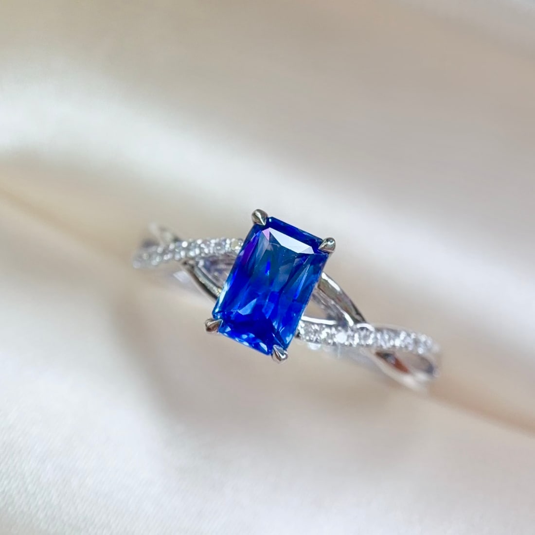 14k Gold 1.17 Ctw Natural Sapphire & Diamond Ring - 3