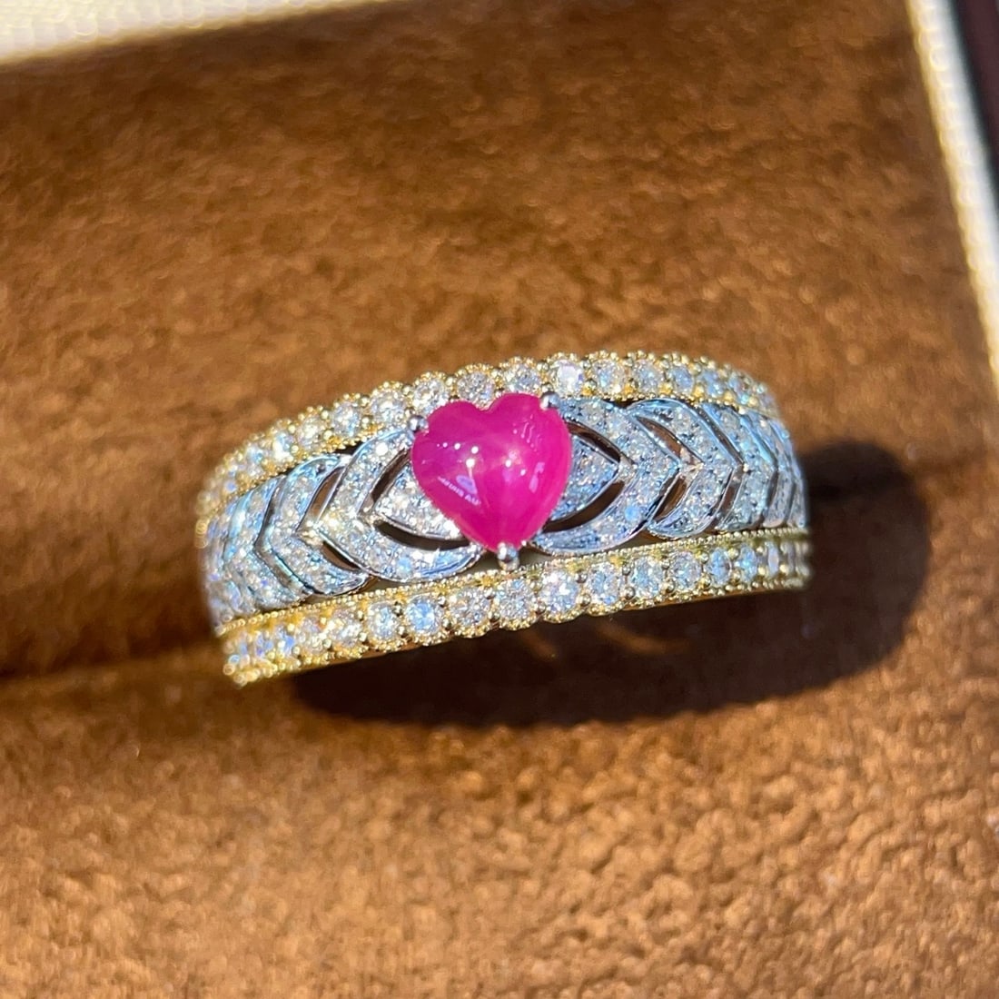 14k Gold 1.09 Ctw Natural Ruby & Diamond Ring: Ref:231169179 // gold content:14k gold // ring size:7. 25us // // main gemstone:ruby // shape:heart // carat weight:0. 55ct // color:red // treatment:natural // // adjacent gemstone 2 : diamond //