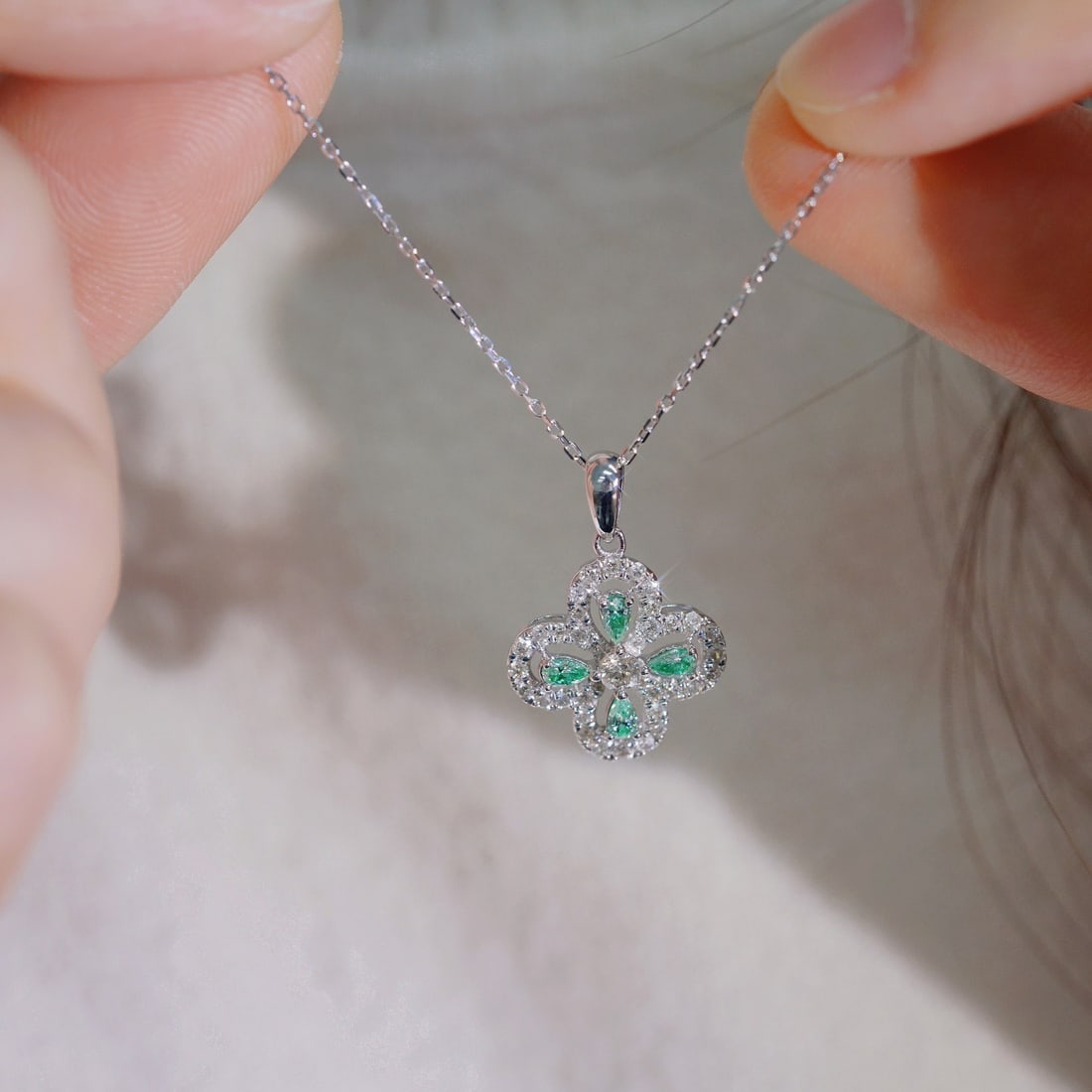 14k Gold 0.70 Ctw Natural Green Diamond & Diamond Necklace - 5