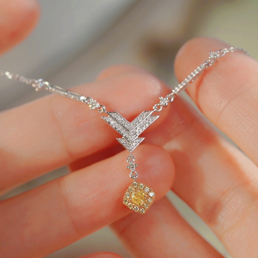 14k Gold 0.42 Ctw Natural Yellow Diamond & Diamond Necklace: Ref:231169193 // gold content:14k gold // main gemstone:yellow diamond // shape:cushion // carat weight:0. 16ct // color:yellow // treatment:natural // // adjacent gemstone 2 : diamond // shape:round