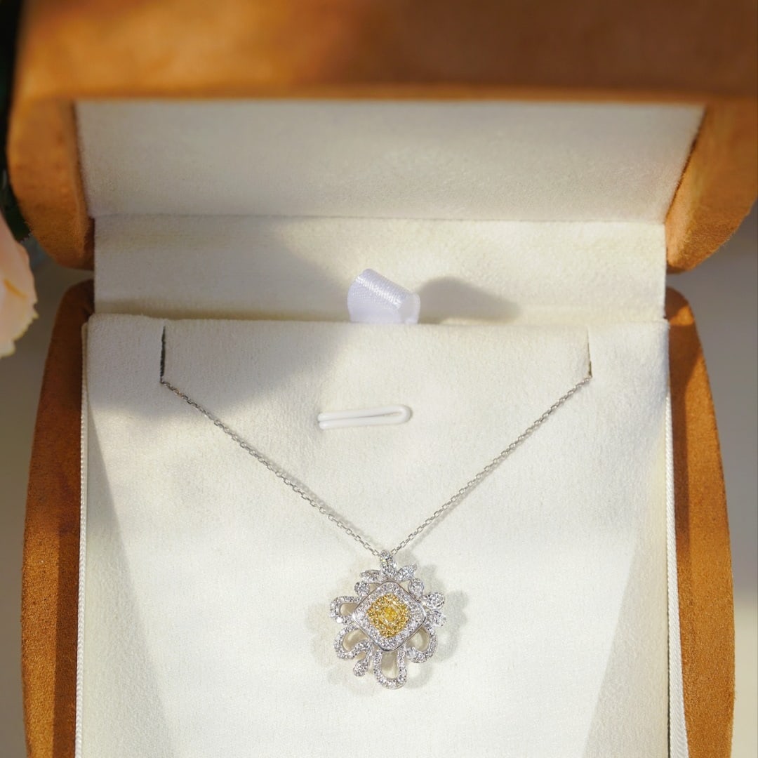 14k Gold 0.70 Ctw Natural Yellow Diamond & Diamond Necklace - 6