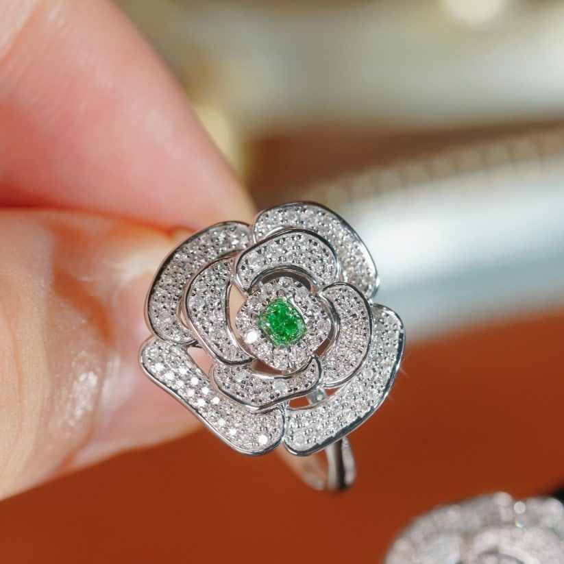 14k Gold 0.60 Ct Natural Color Diamond & Flowers Ring - 2