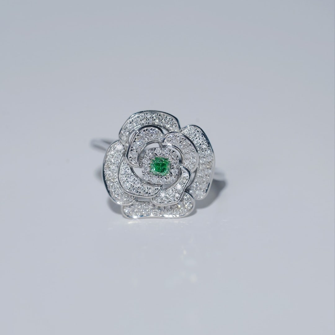 14k Gold 0.60 Ct Natural Color Diamond & Flowers Ring - 4