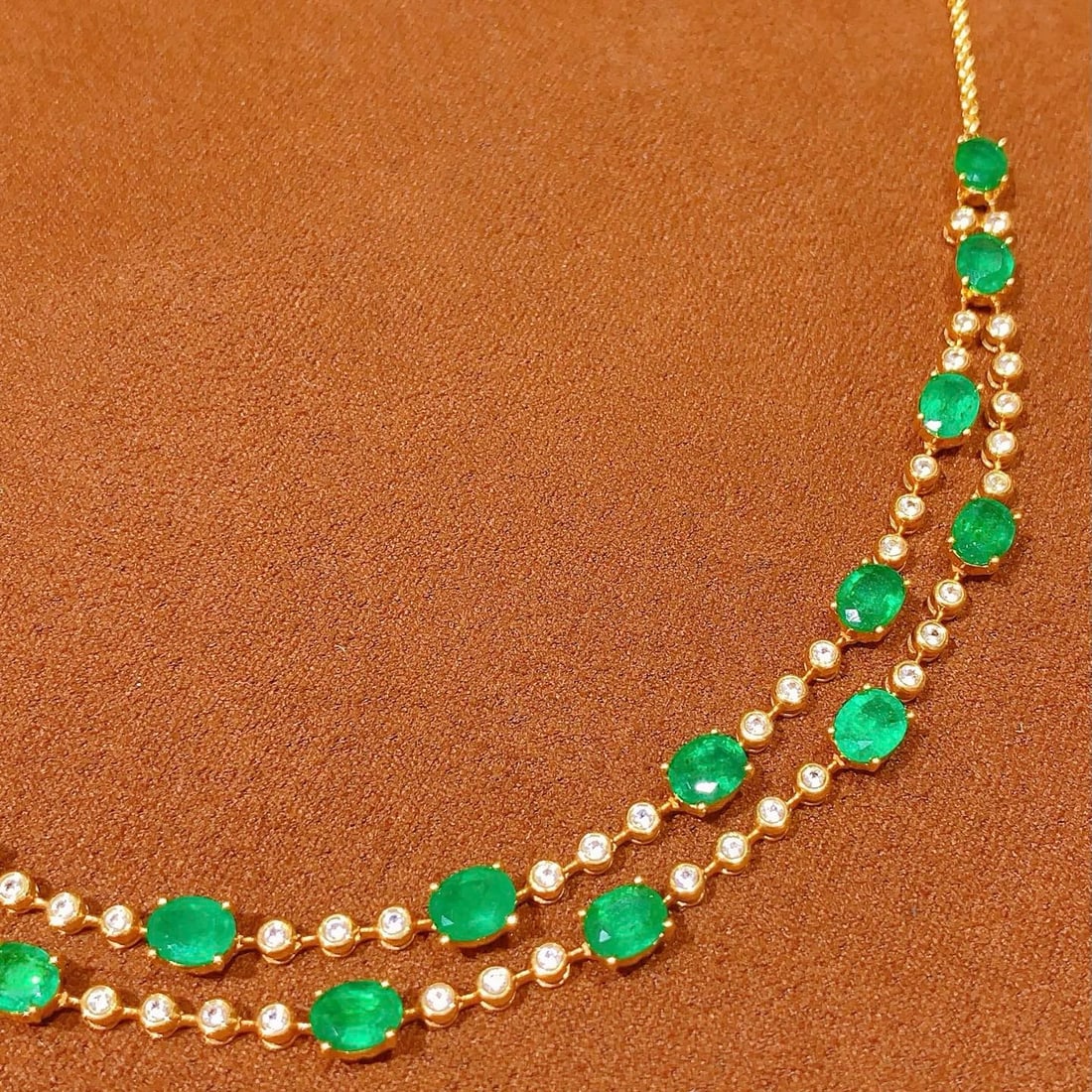 14k Gold 6.38 Ct Natural Emerald & Sapphire Necklace - 4