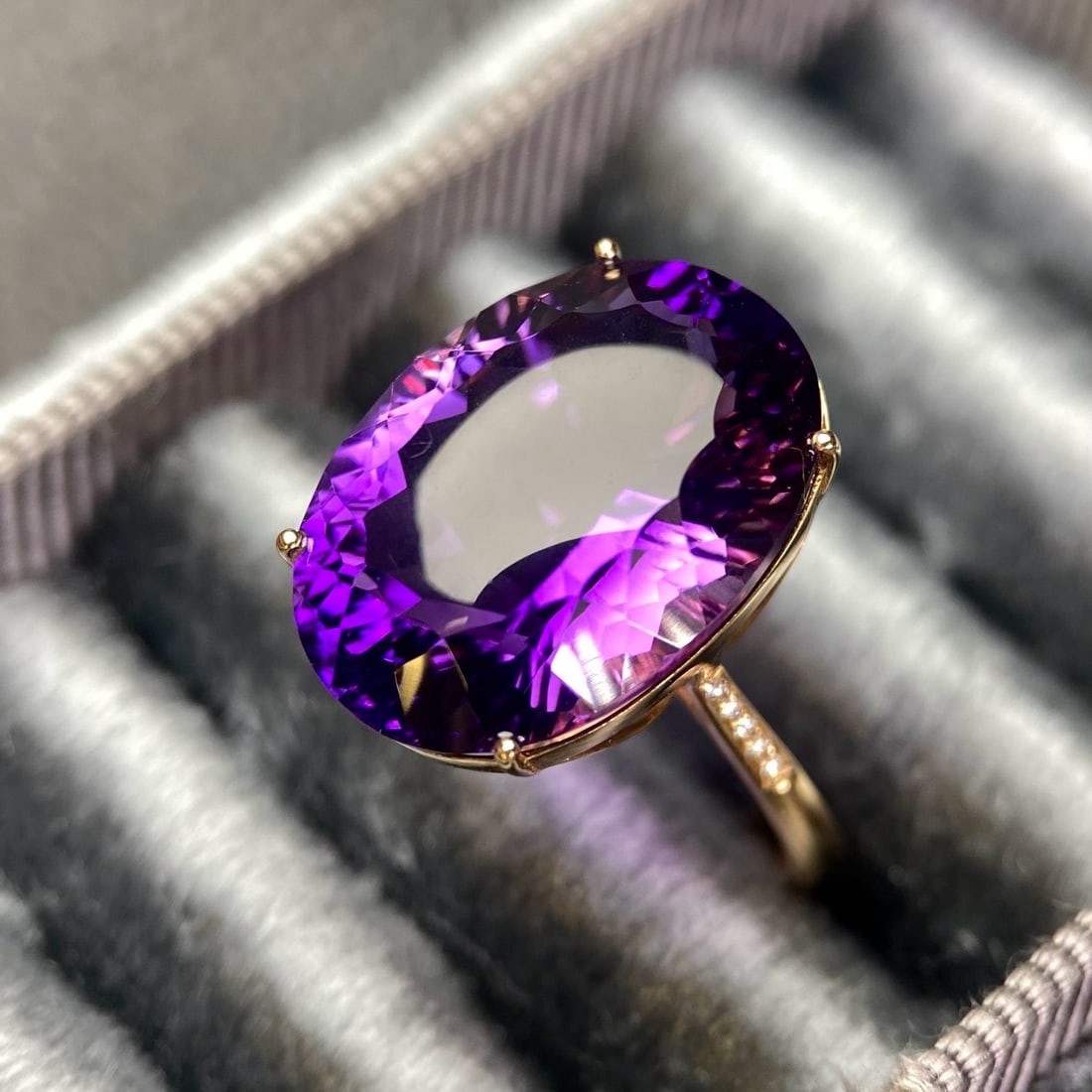 14k Gold 12.25 Ct Natural Amethyst & Diamond Ring - 3