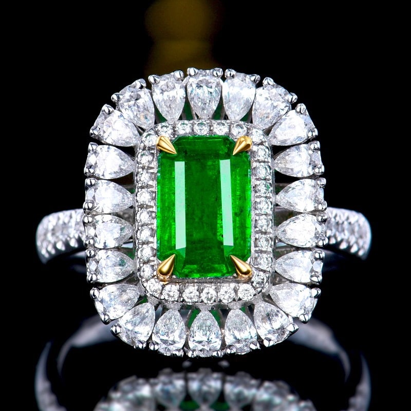 14k Gold 2.67 Ctw Vivid Green Natural Emerald & Diamond Ring: Ref:231170046 // gold content:14k gold // ring size:7. 25us // // main gemstone:emerald // shape:octagonal // carat weight:1. 46ct // color:vivid green // treatment:natural // // adjacent gemstone 2