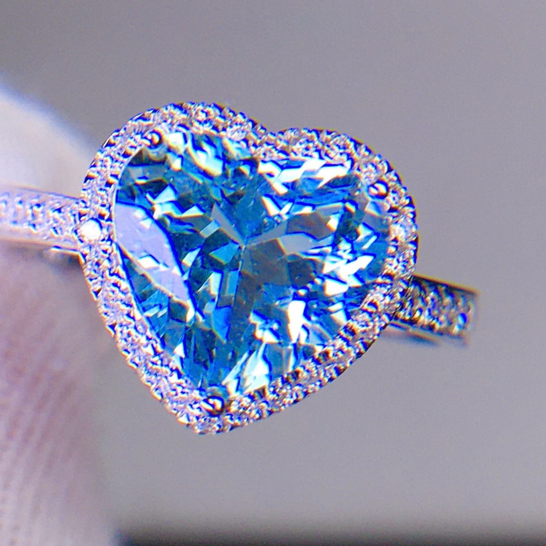14k Gold 2.68 Ct Natural Aquamarine & Diamond Ring - 3