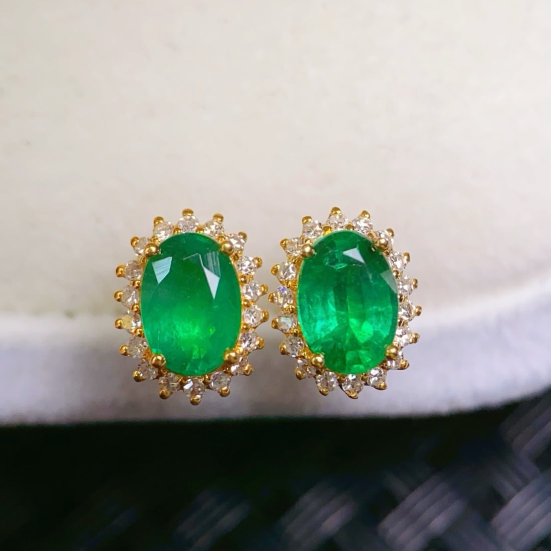 14k Gold 1.4 Ct Natural Emerald & Diamond Earrings - 4